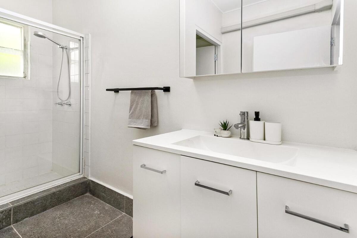 Charming 2-bed Near River & Apartment *