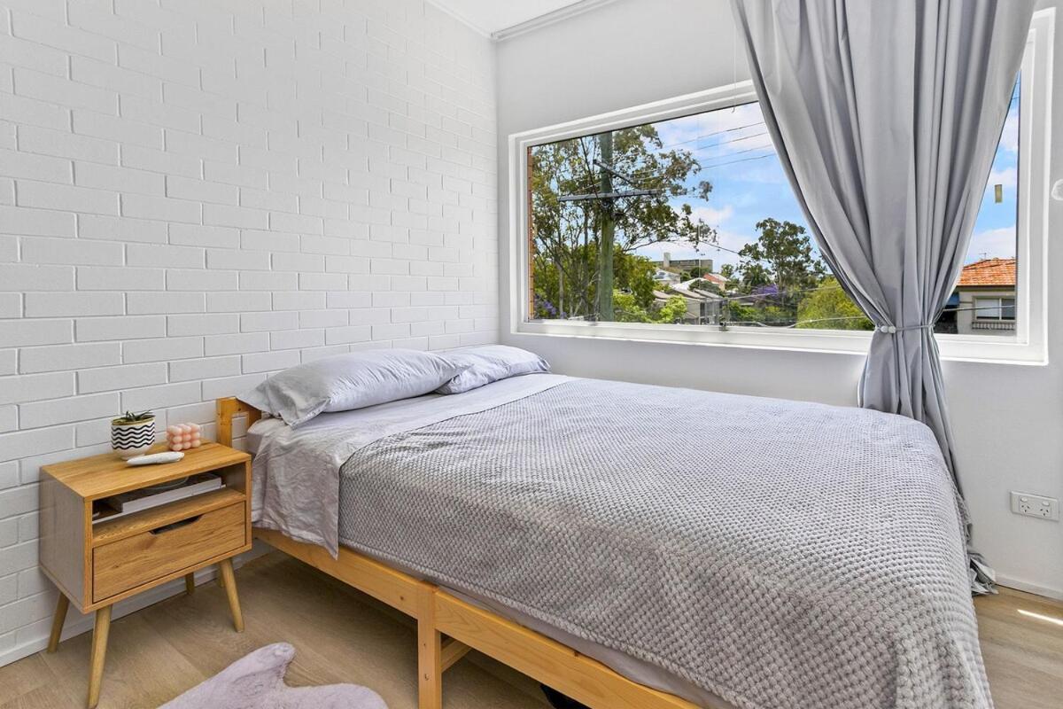 Apartment Charming 2-bed Near River & Brisbane